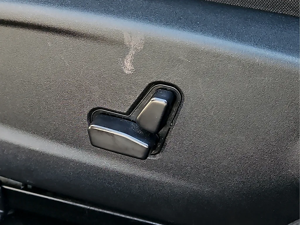 2023 Dodge Charger SXT - Photo 17