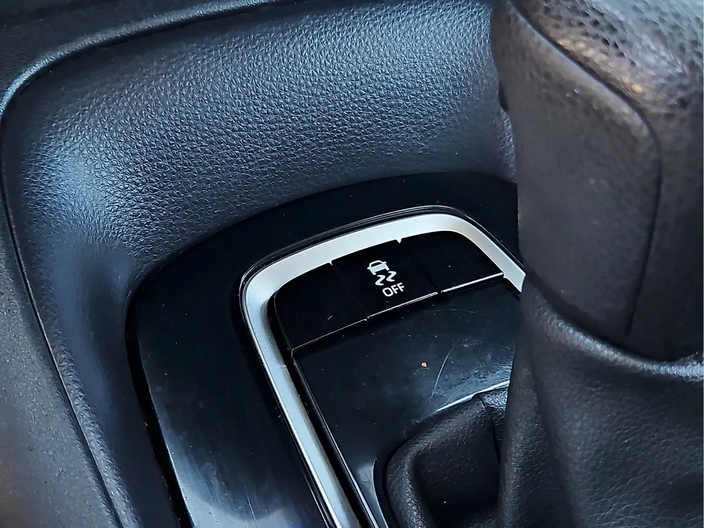 2022 Toyota Corolla LE - Photo 24