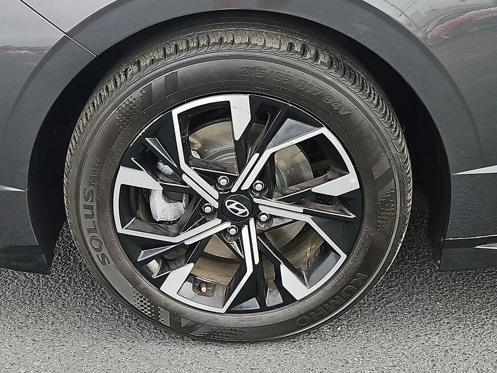 2025 Hyundai Sonata SEL - Photo 9