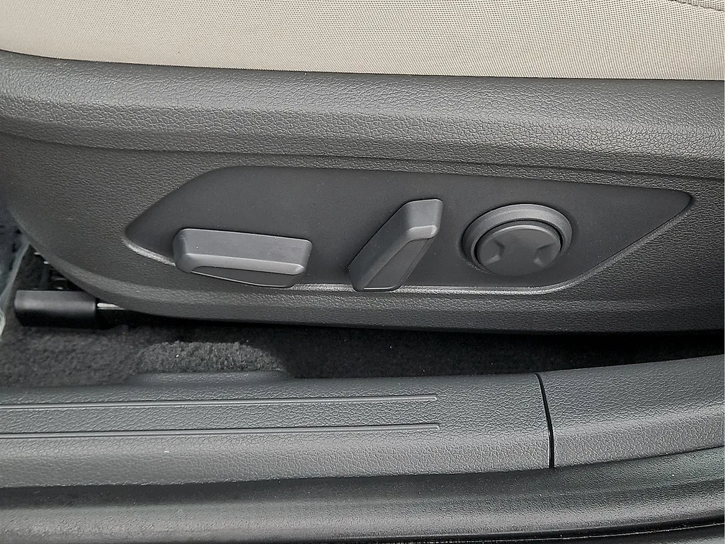 2025 Hyundai Sonata SEL - Photo 17