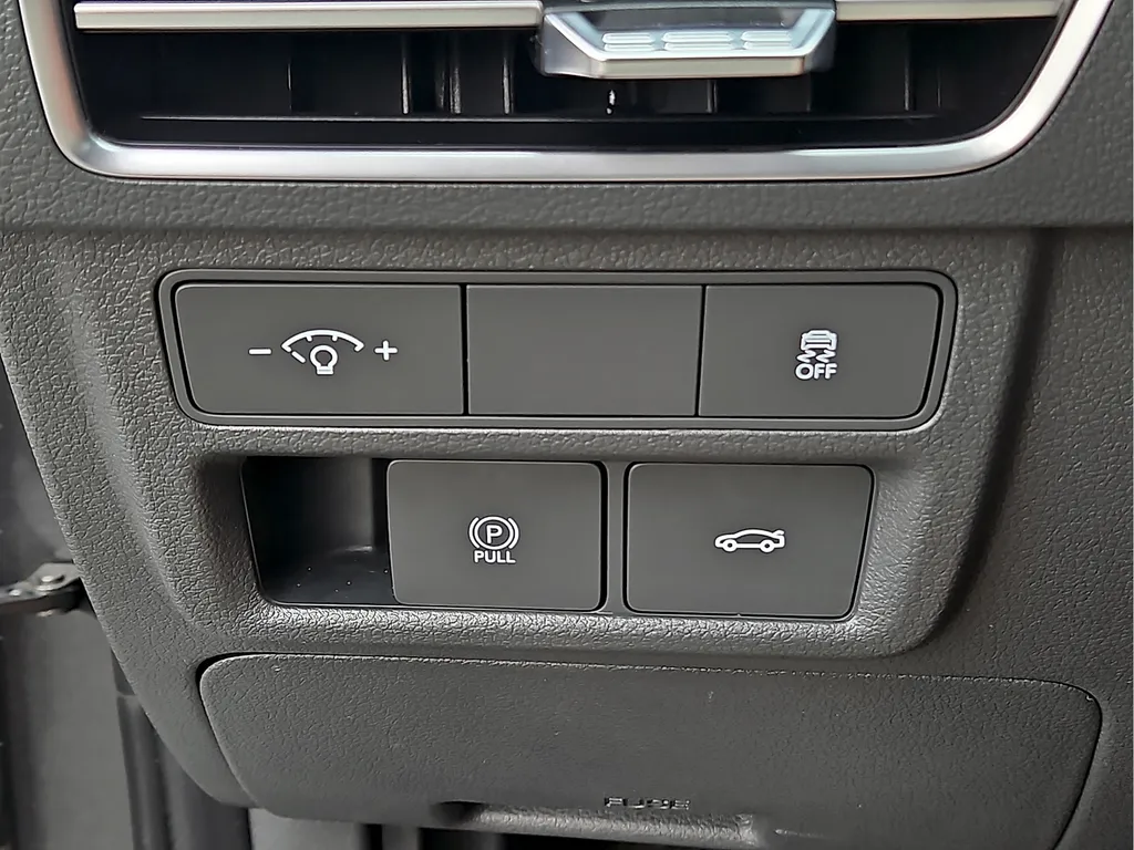 2025 Hyundai Sonata SEL - Photo 18