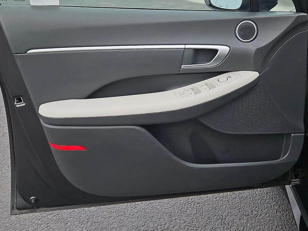 2025 Hyundai Sonata SEL - Photo 15