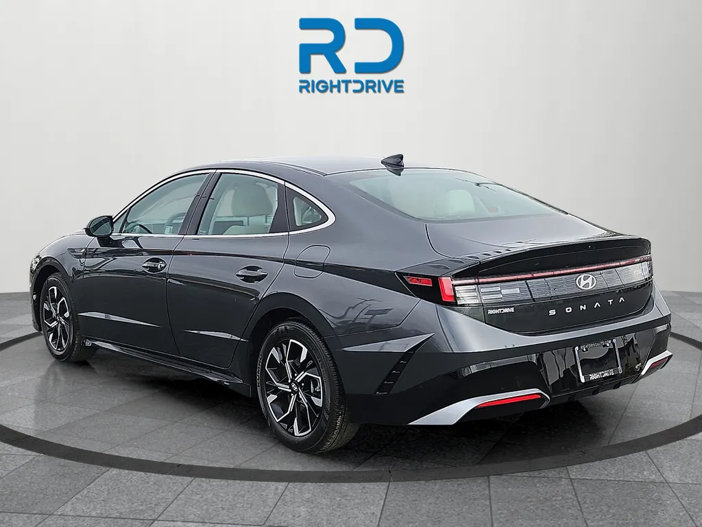 2025 Hyundai Sonata SEL - Photo 5