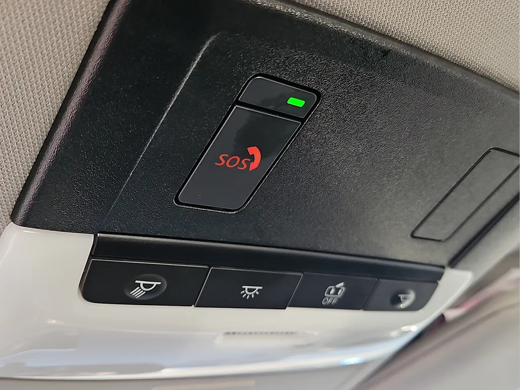 2025 Nissan Altima SV - Photo 24
