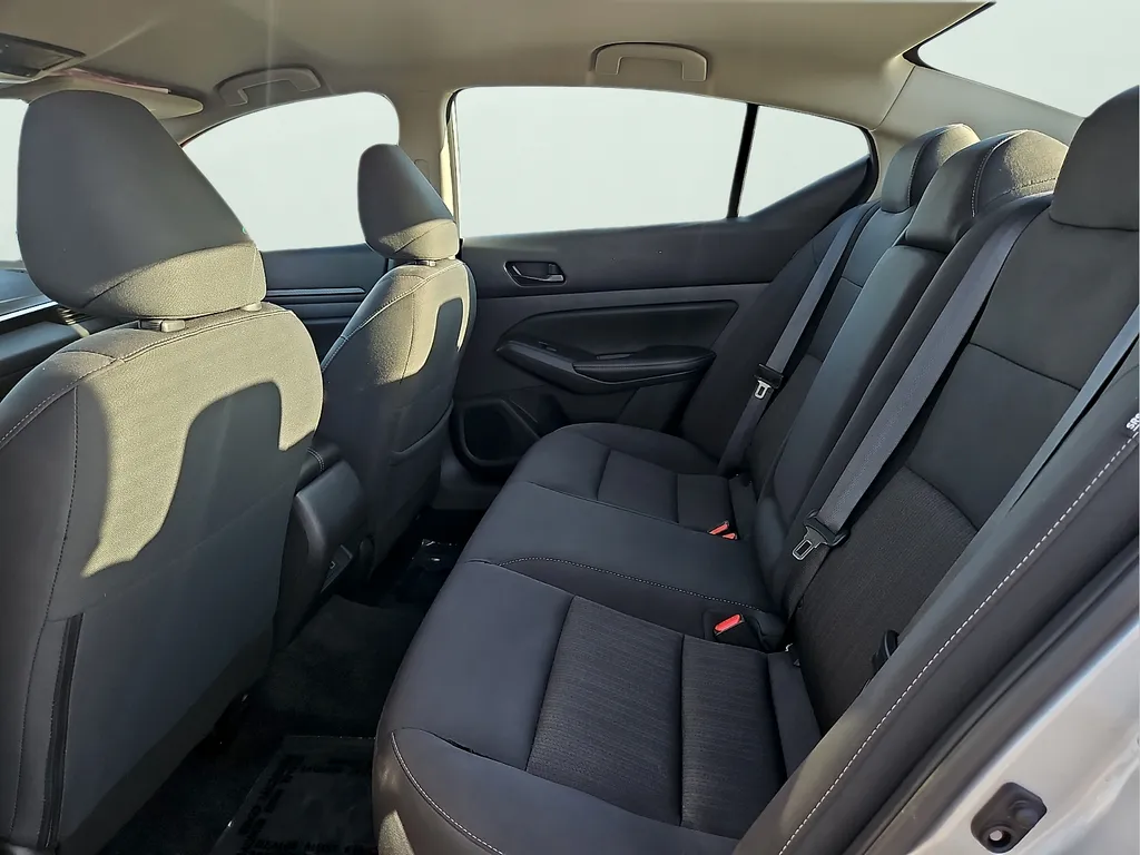 2025 Nissan Altima SV - Photo 10