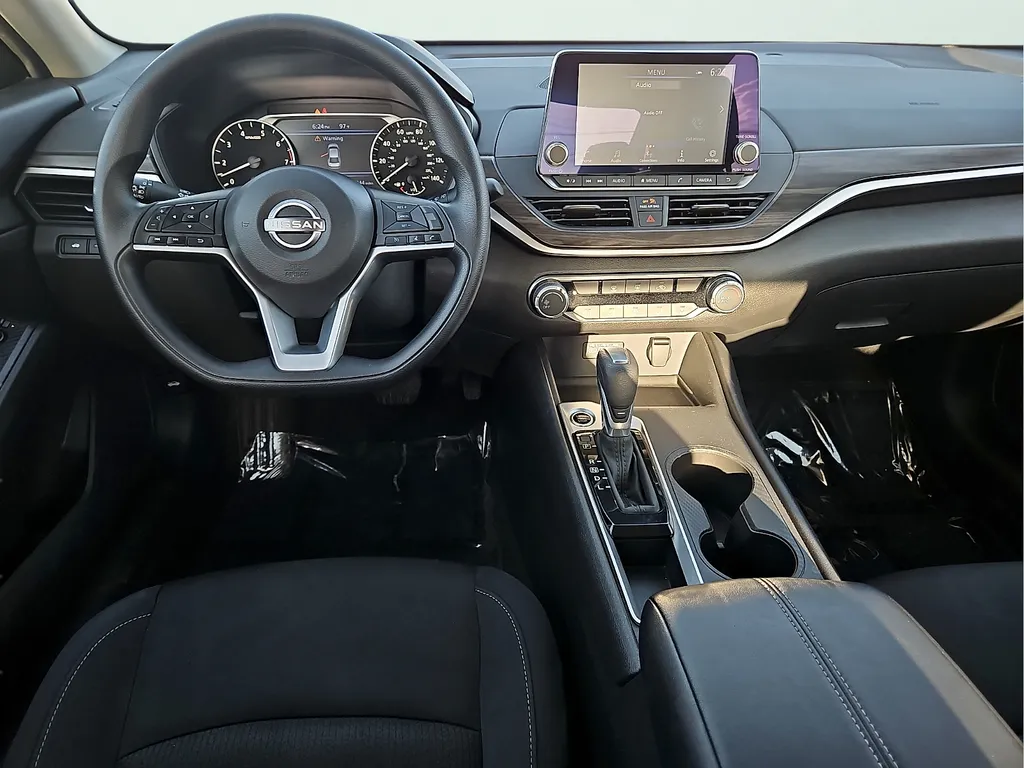2025 Nissan Altima SV - Photo 11
