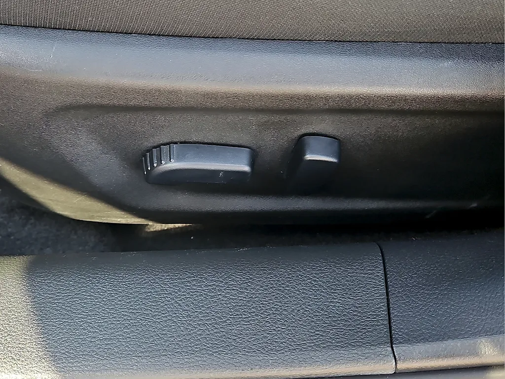 2025 Nissan Altima SV - Photo 13