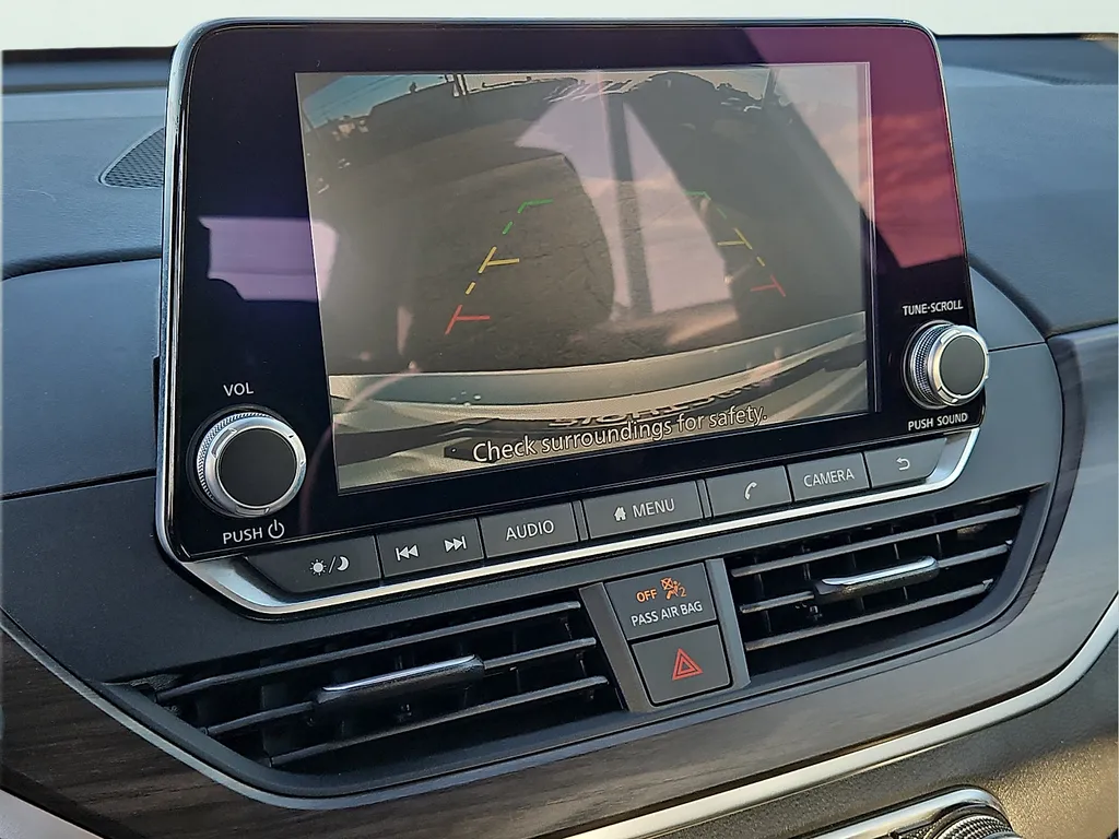 2025 Nissan Altima SV - Photo 16