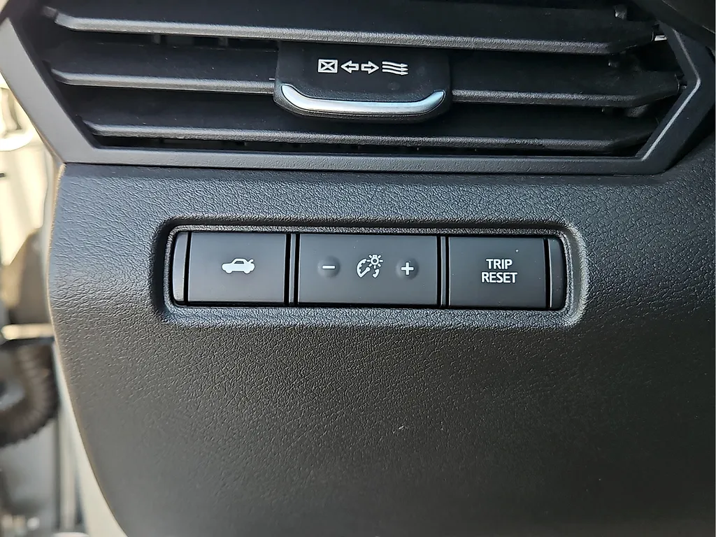 2025 Nissan Altima SV - Photo 15
