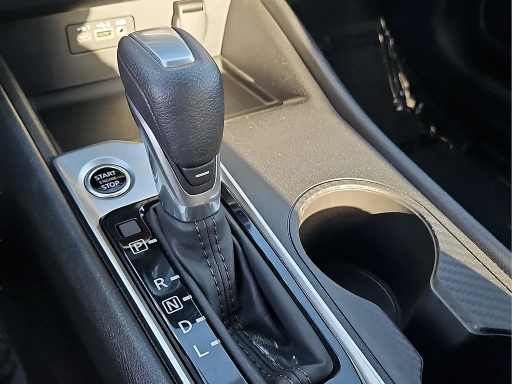 2025 Nissan Altima SV - Photo 25