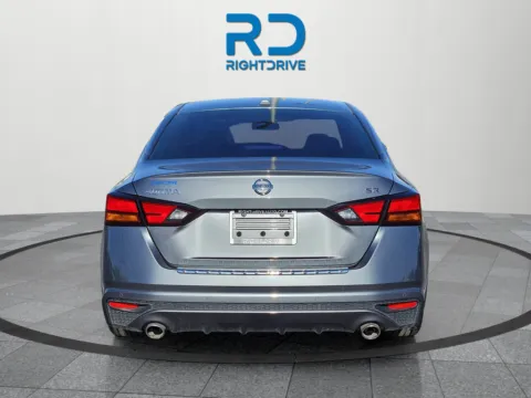 More photos of 2021 Nissan Altima 2.5 SR at RightDrive - 6930 Alameda, TX