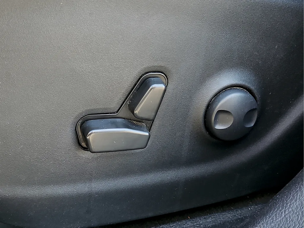 Jeep Cherokee photo 18