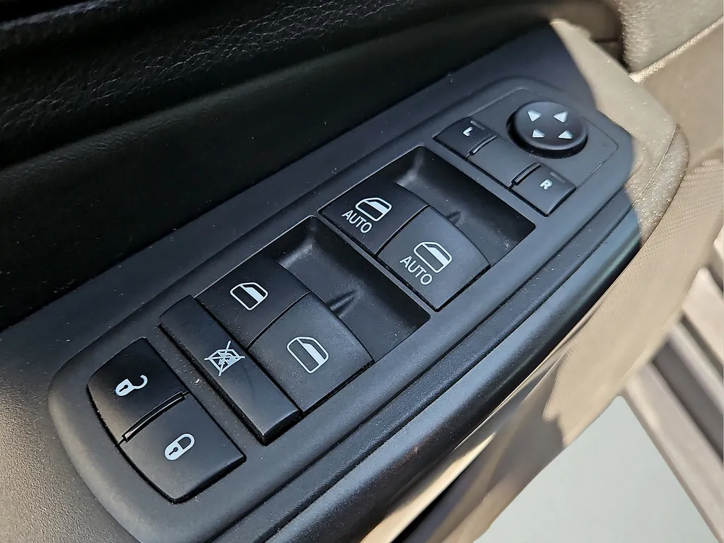 Jeep Cherokee photo 16