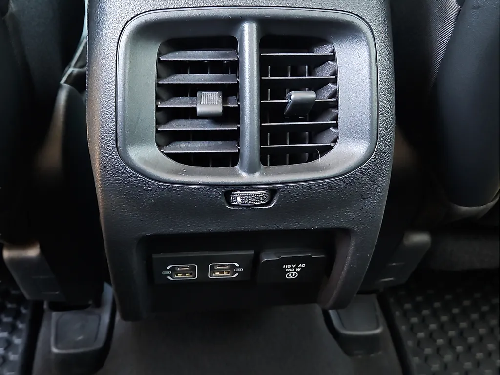 Jeep Cherokee photo 14