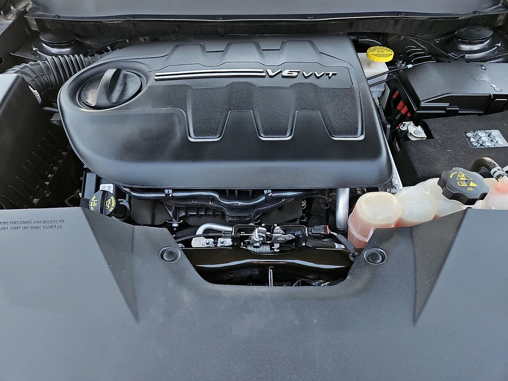 Jeep Cherokee photo 9