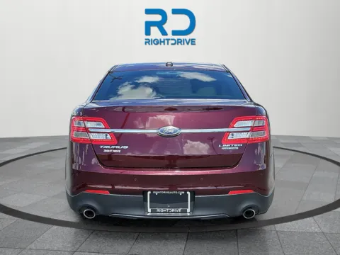 More photos of 2018 Ford Taurus Limited at RightDrive - 6930 Alameda, TX