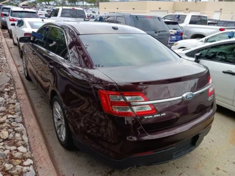More photos of 2018 Ford Taurus Limited at RightDrive - 6930 Alameda, TX
