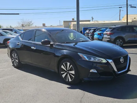 Black 2022 Nissan Altima 2.5 SV for sale in El Paso, TX