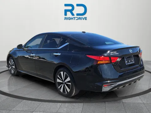 More photos of 2022 Nissan Altima 2.5 SV at RightDrive - 6930 Alameda, TX