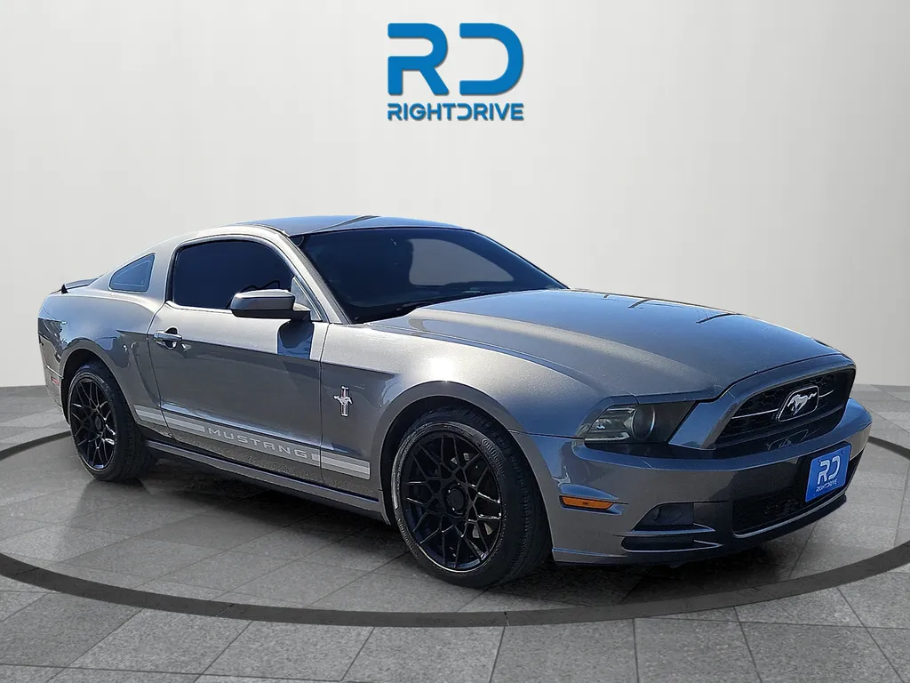 Gray 2013 Ford Mustang V6 Premium for sale in El Paso, TX