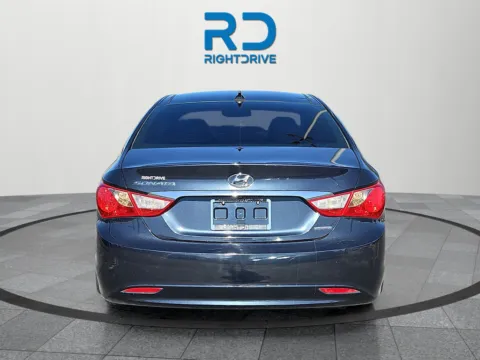 More photos of 2013 Hyundai Sonata Limited at RightDrive - 6930 Alameda, TX