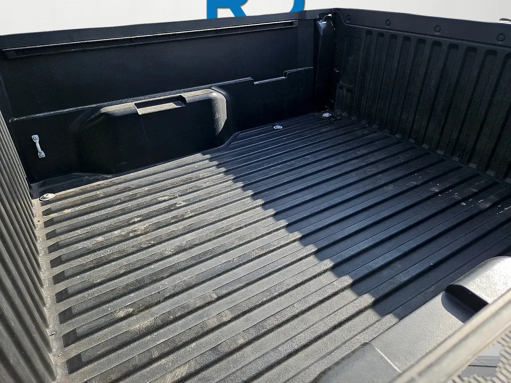 Toyota Tacoma photo 9