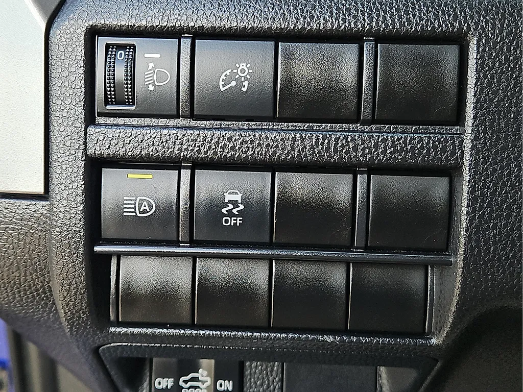 Toyota Tacoma photo 17