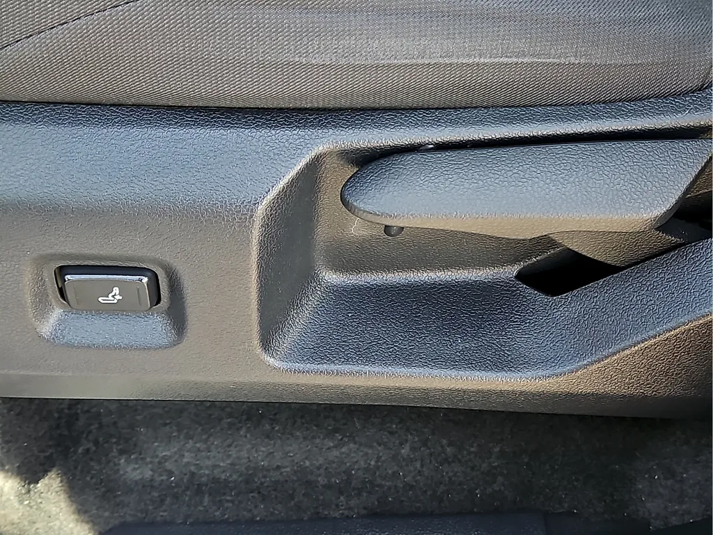 Toyota Tacoma photo 15