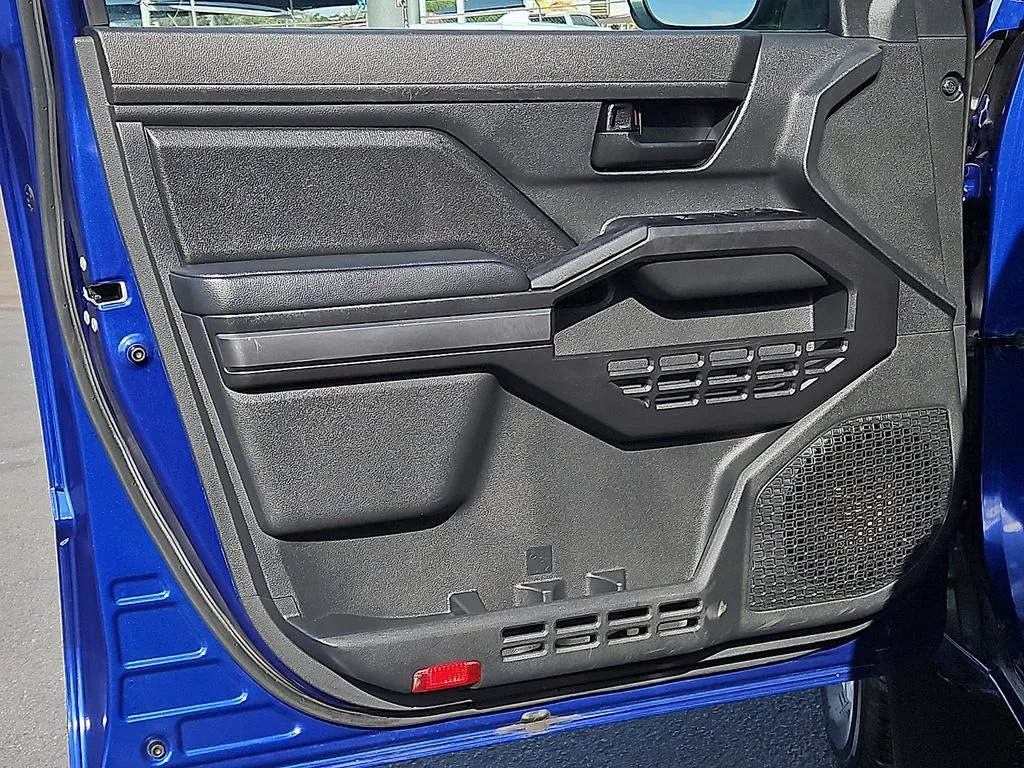 Toyota Tacoma photo 13