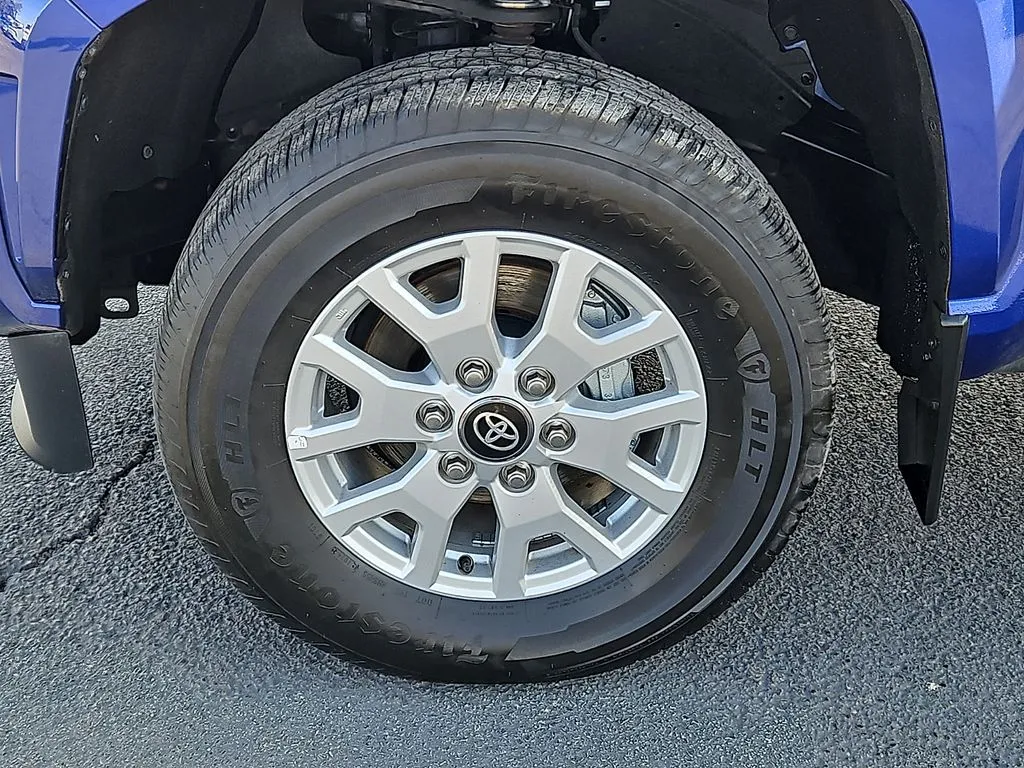 Toyota Tacoma photo 8