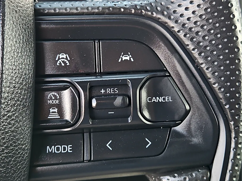 Toyota Tacoma photo 22