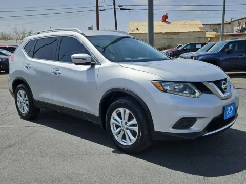 Silver 2016 Nissan Rogue SV for sale in El Paso, TX