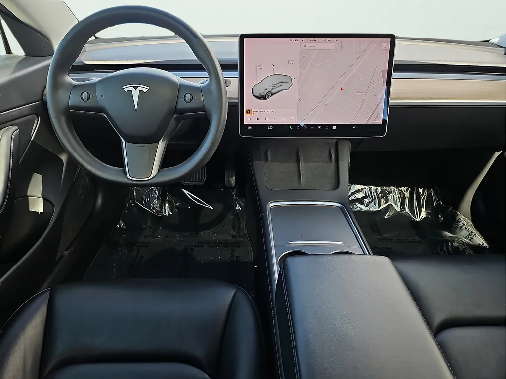 Tesla Model 3 photo 15