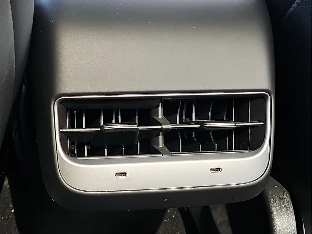 Tesla Model 3 photo 14