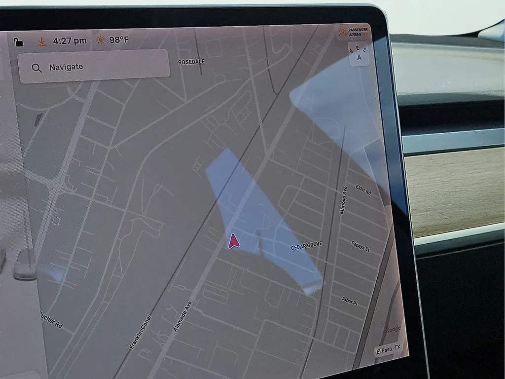 Tesla Model 3 photo 20