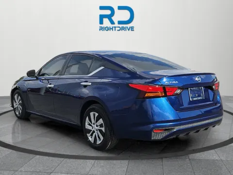 More photos of 2022 Nissan Altima 2.5 S at RightDrive - 6930 Alameda, TX