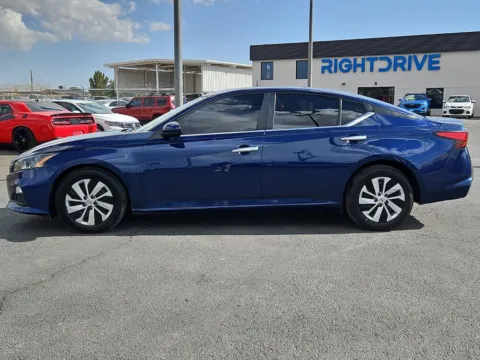 More photos of 2022 Nissan Altima 2.5 S at RightDrive - 6930 Alameda, TX