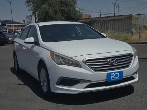 White 2016 Hyundai Sonata SE for sale in El Paso, TX