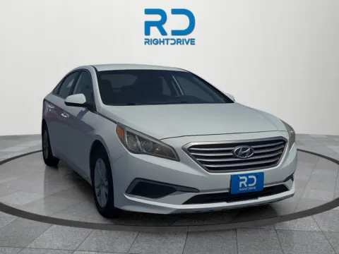 White 2016 Hyundai Sonata SE for sale in El Paso, TX