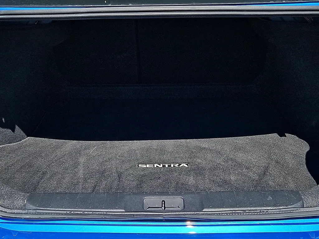 Nissan Sentra photo 11