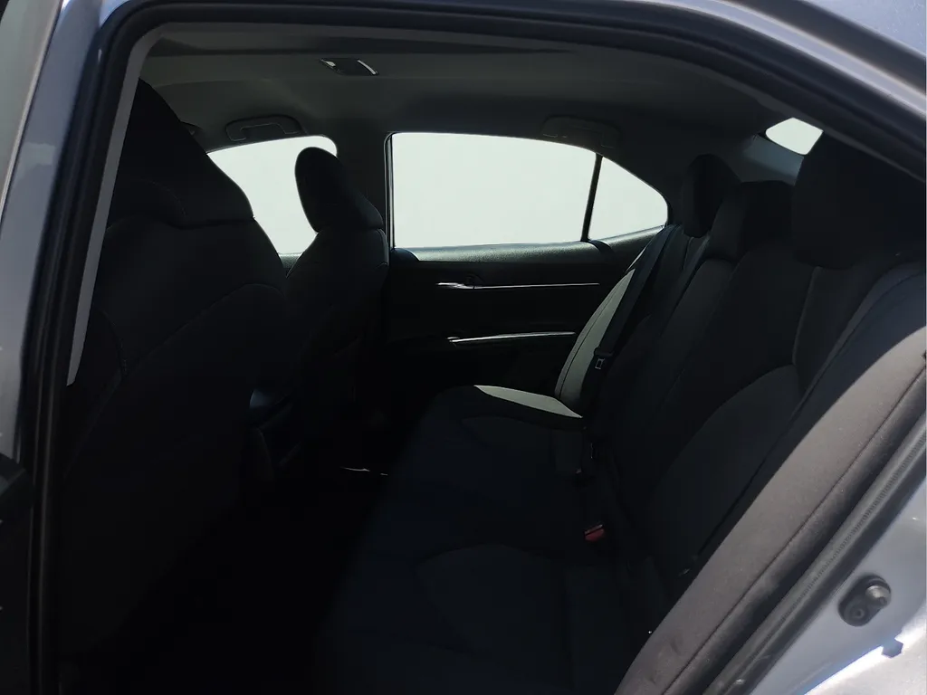 Toyota Camry photo 14