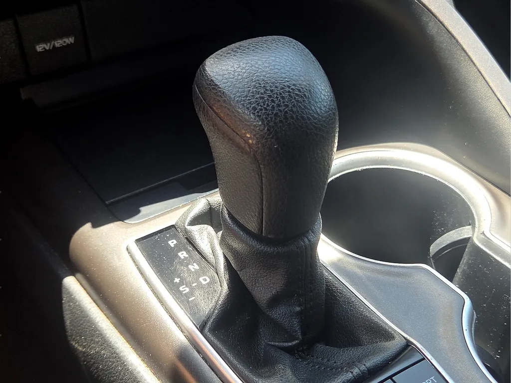 Toyota Camry photo 25