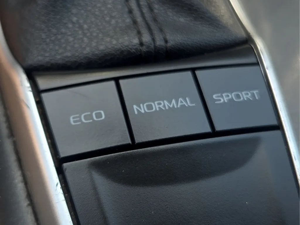 Toyota Camry photo 21