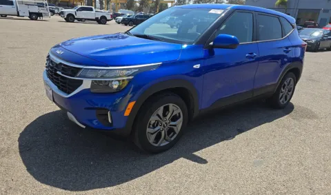 Photos of 2024 Kia Seltos LX for sale in El Paso, TX at RightDrive - 6930 Alameda
