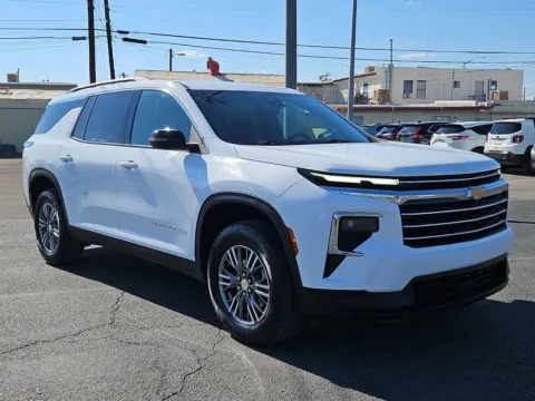 White 2025 Chevrolet Traverse LT for sale in El Paso, TX