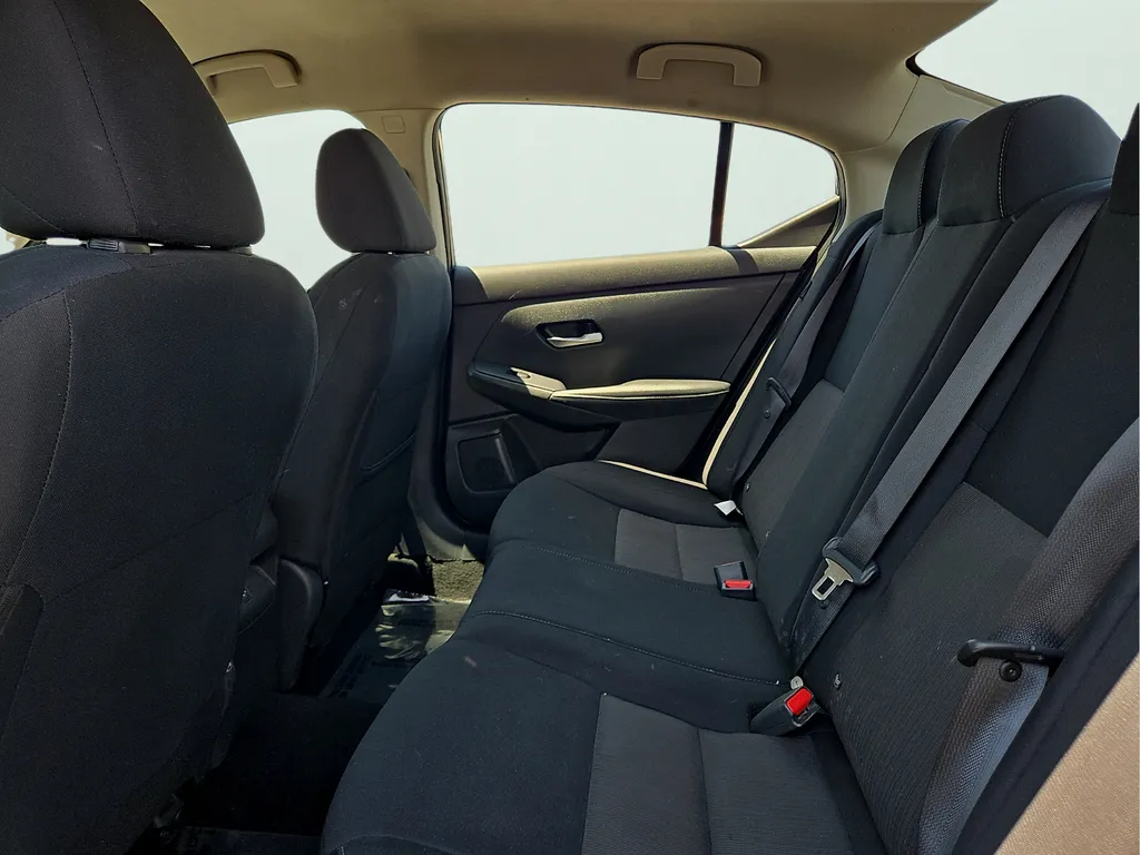Nissan Sentra photo 11