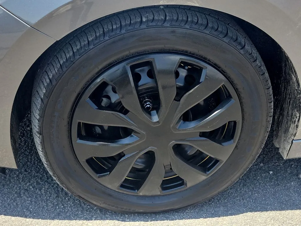 Nissan Sentra photo 8