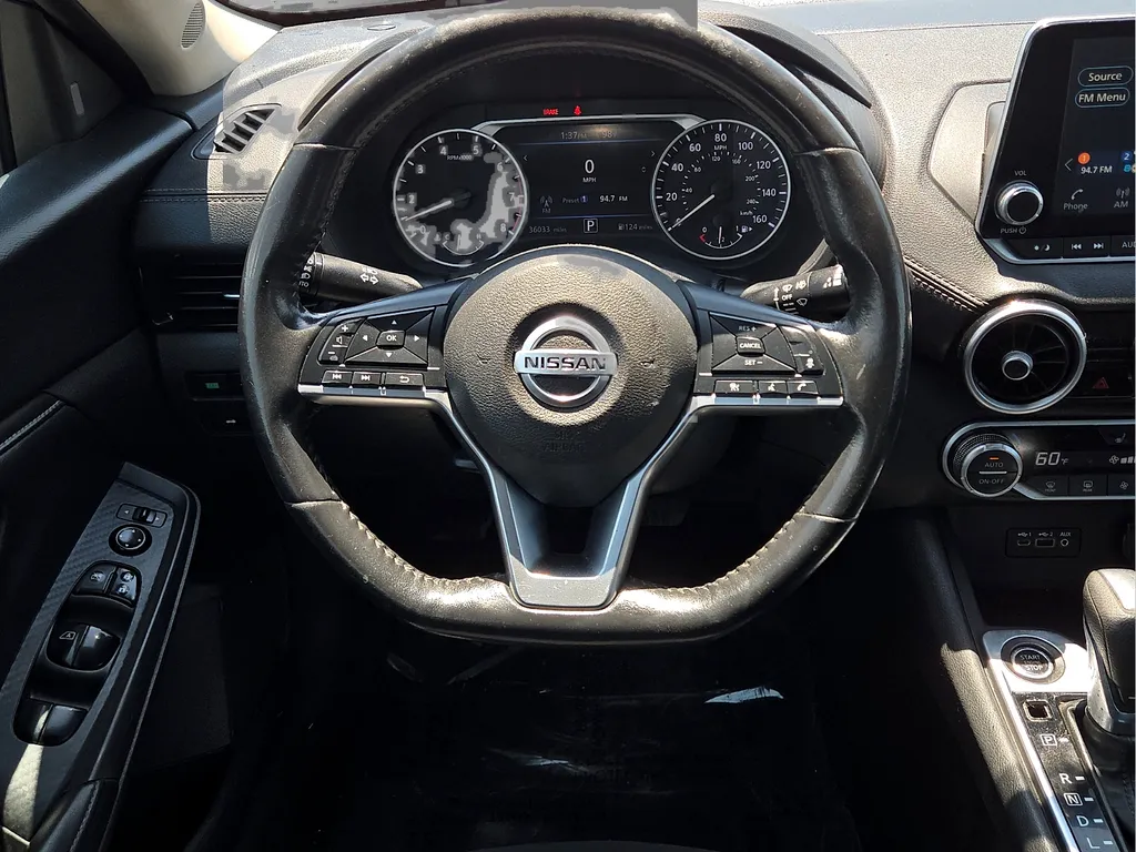 Nissan Sentra photo 14