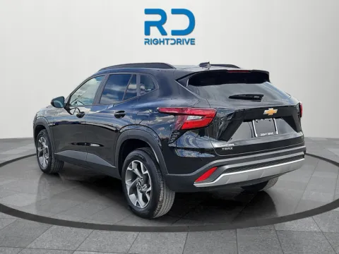 More photos of 2025 Chevrolet Trax LT at RightDrive - 6930 Alameda, TX