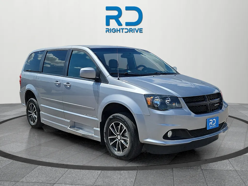 Silver 2016 Dodge Grand Caravan SXT for sale in El Paso, TX